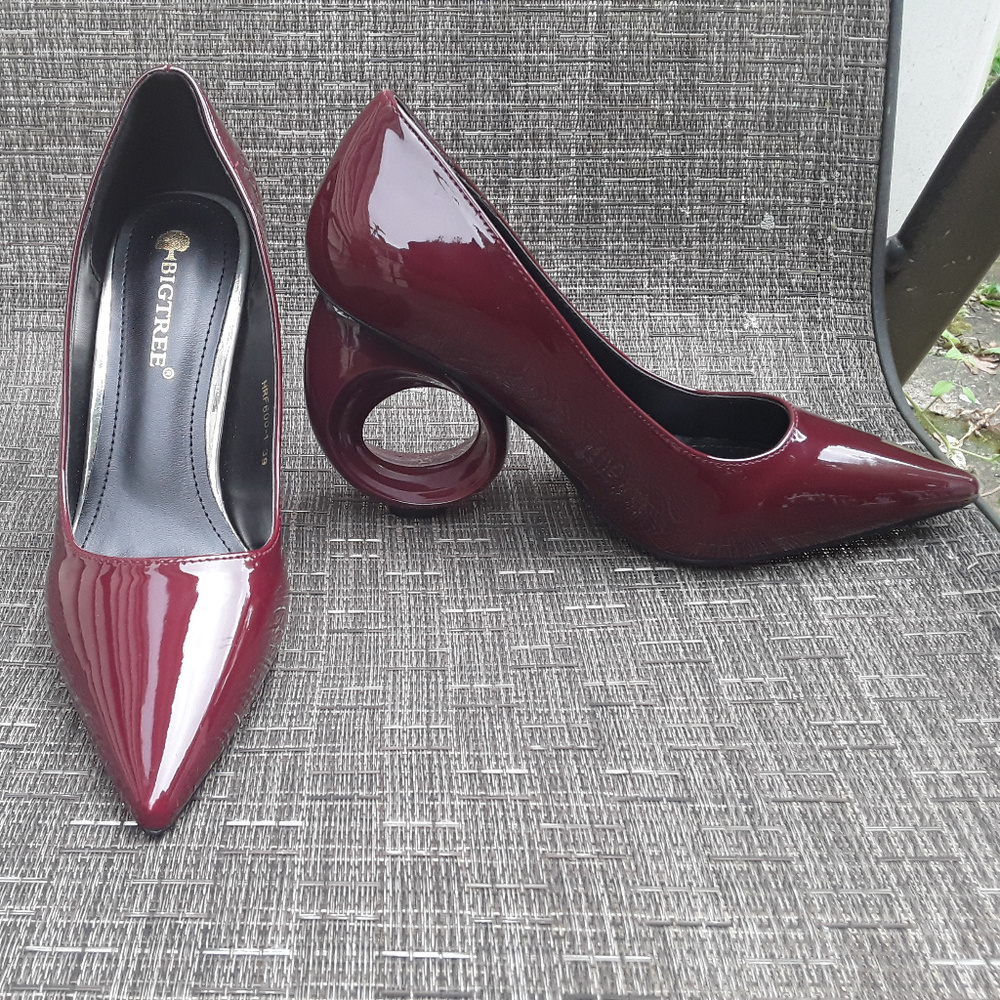 Unique Patent Pumps - Picture 2 of 3